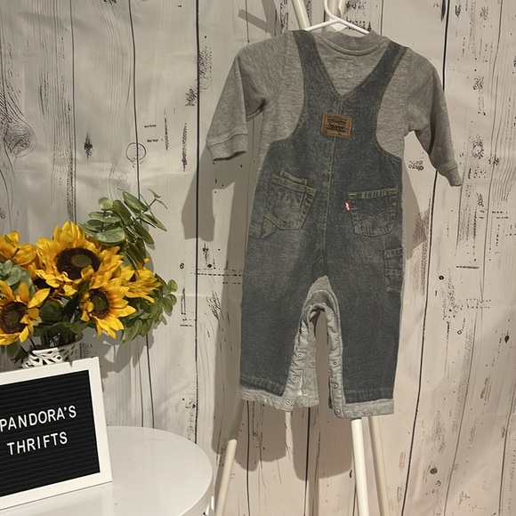 Levi’s Overalls Onesie Preowned Size 12 months - Picture 2 of 7